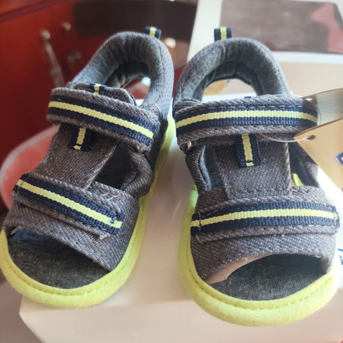Chicco baby sandals size 18, new