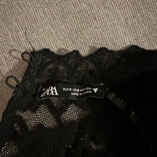 Lace top Zara black like new, size S