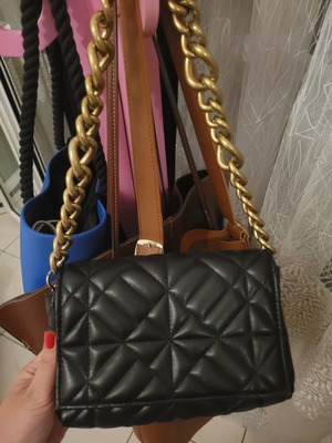 Zara bag with gold chain like new, black