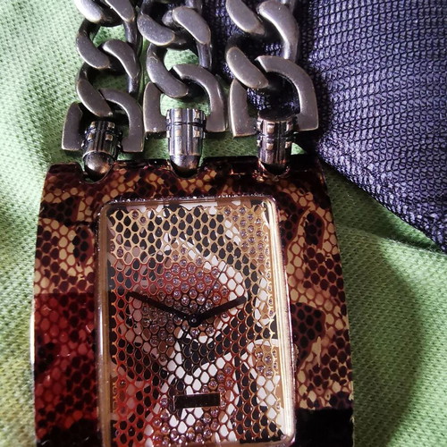 Guess women's watch with animal print and double gunmetal chain