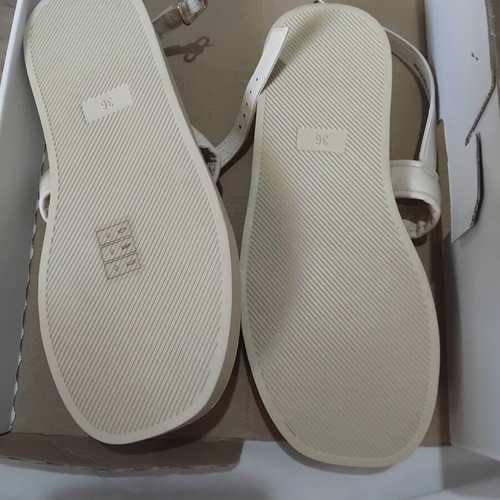 Sandals size 37 new, beige