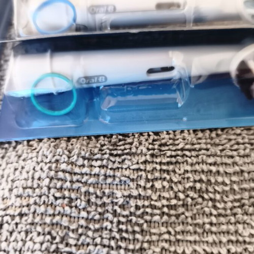 Ανταλλακτικές κεφαλές Oral B πακέτο 4 καινούργιες αχρησιμοποίητες
