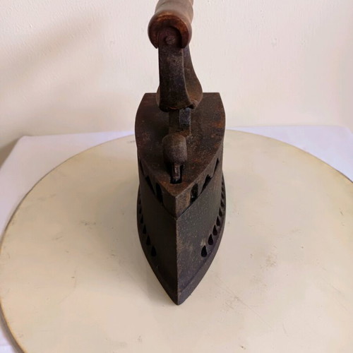 Old Charcoal Iron Used in Very Good Condition