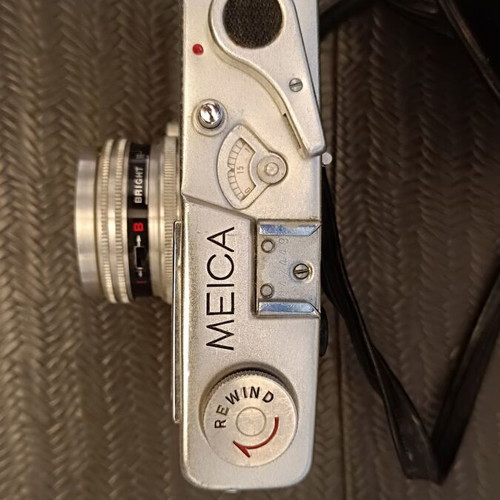 Meica 35 vintage camera used with case