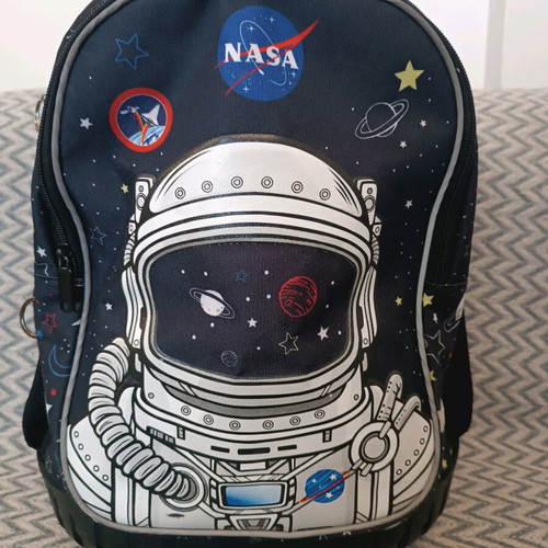 Nasa school bag used with wheels
