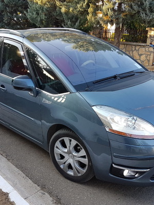 πωλήται πολυμορφικό 7 θεσιο μάρκας citroen c4 grad picasso,mod 07',2000cc.σε υπέρ άριστη κατάσταση,φυλλαγμενο σε γκαράζ.
