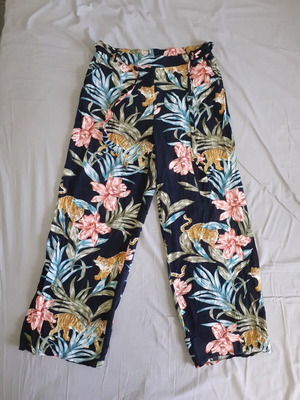 Only summer pants size 38 like new, black multicolor