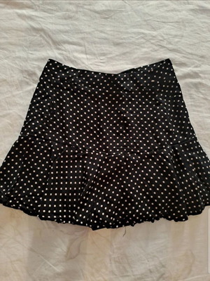 Stradivarius polka dot skirt with inner shorts like new, black and white