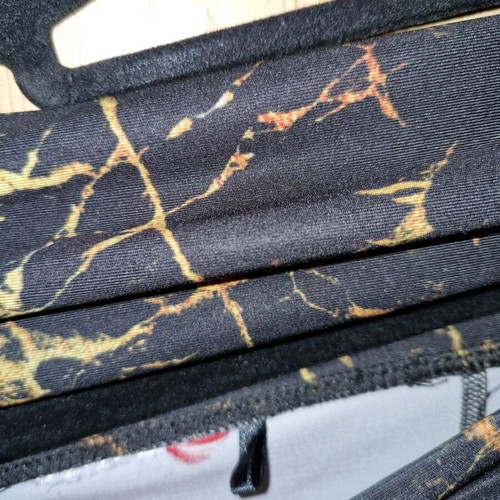Lavalmore sports leggings new black with gold cracks size S
