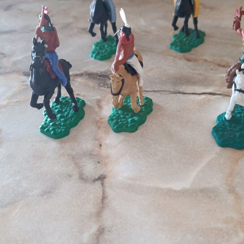 Timpo set of 6 Indian horsemen figures