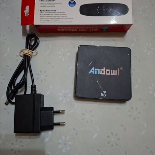 Andowl Q-M6 Smart TV Box used with Air Fly Mouse and power adapter