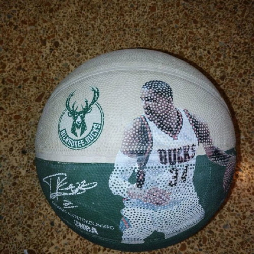 Basketball with Giannis Antetokounmpo official replica, like new