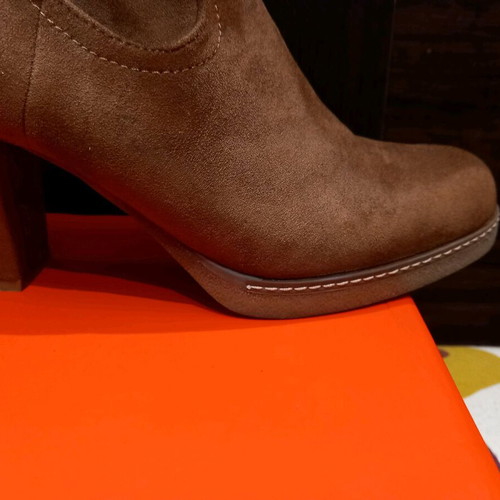 Alta Moda tall brown suede boot like new, size 41
