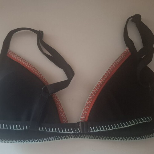 Women's Secret Bikini Top Med, like new, multicolor
