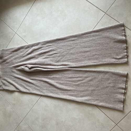 Only beige pants size M 38 10 like new