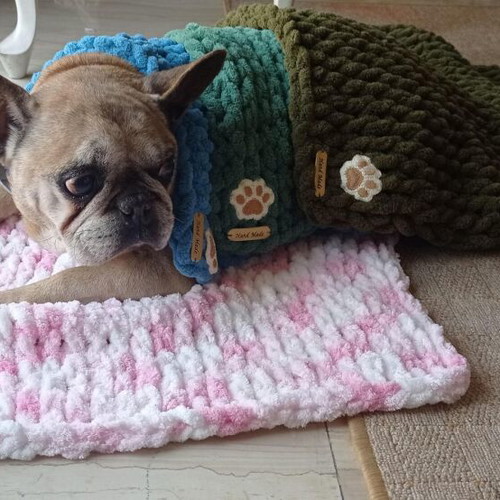 Handmade pet blanket with Alize Puffy yarn made to order, hypoallergenic