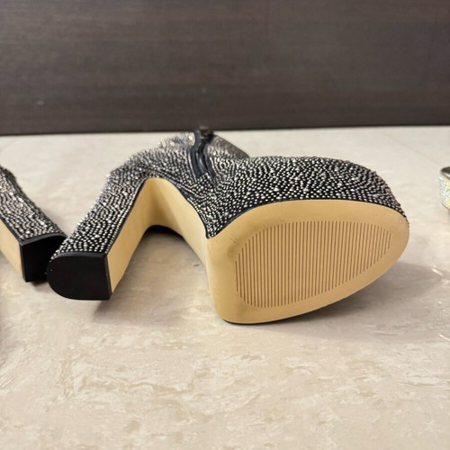 Nak ankle boots new, size 36, black with silver rhinestones