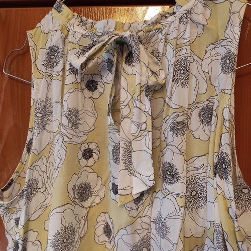 Benetton sleeveless shirt like new, summer size M
