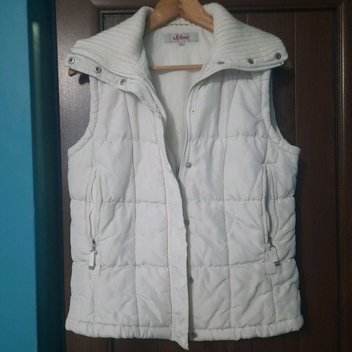 S.Oliver sleeveless vest used, white, with high knitted collar