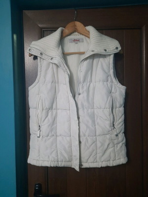 S.Oliver sleeveless vest used, white, with high knitted collar