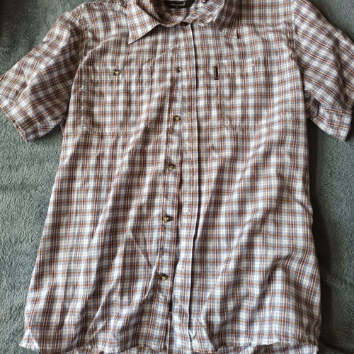 Clothing bundle like new, including sweaters, t-shirts, jackets