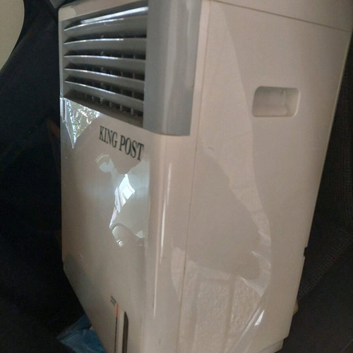 King Post air conditioner like new with humidifier and fan