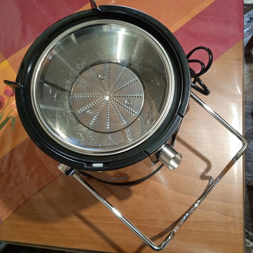 Rohnson juicer new without box