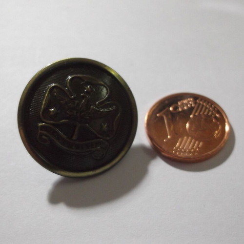 Scout Button with Rising Phoenix and "ΑΙΕΝ ΑΡΙΣΤΕΥΕΙΝ" like new