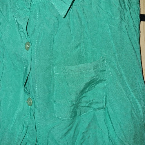Shirt green size L new with front pocket