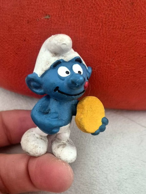 Smurf Eating Biscuit Peyo Schleich figure used