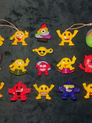 Emoji figures from Kinder Surprise used, pack of 19