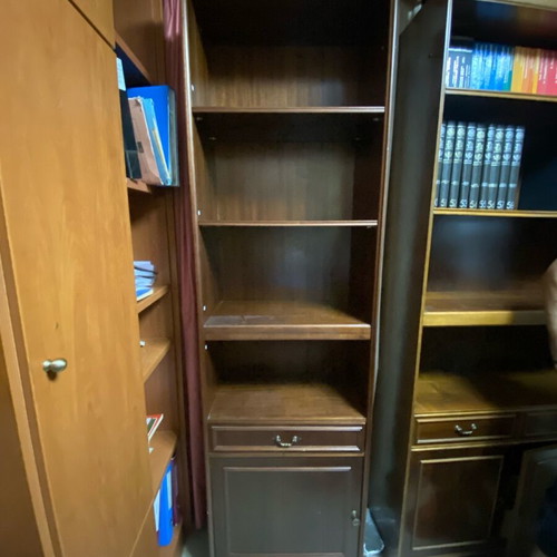 Ξύλινη βιβλιοθήκη σαν καινούργια από αυθεντικό ξύλο