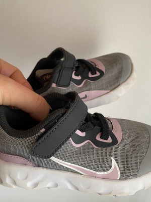 Nike and Reebok kids shoes used, size 23.5