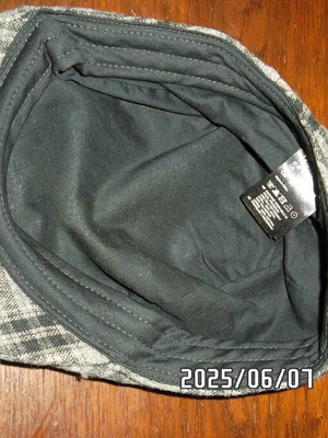 Grey checkered beret size L like new