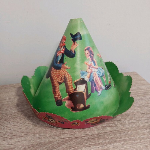 Vintage Pierrot hats 1970 like new, paper