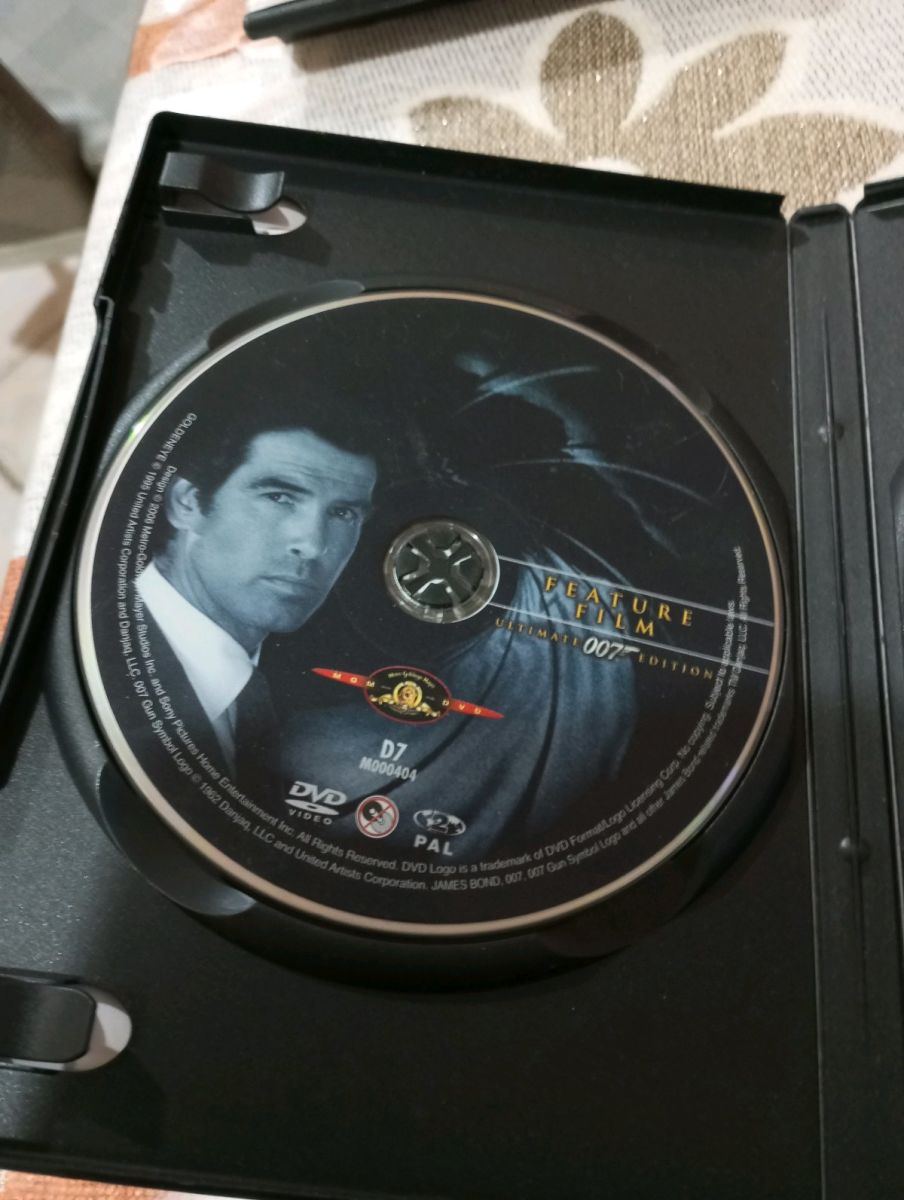 GOLDEN EYE JAMES BOND DVD Films. ULTIMATE… - € 7,00 - Vendora.cy