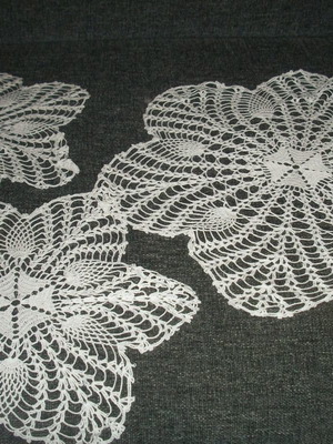 Round lace used, set of 3 pieces