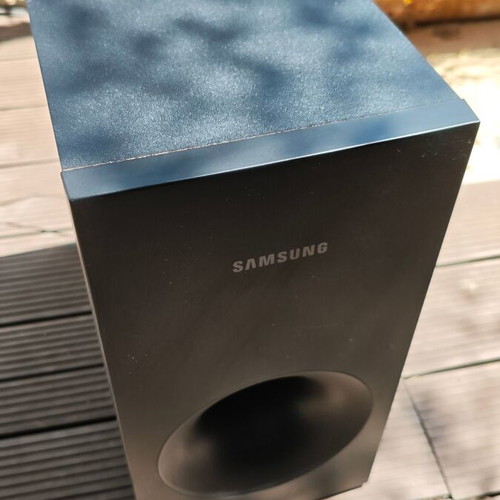 Samsung soundbar HW-F350 wired subwoofer used