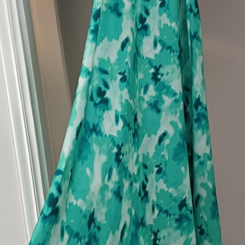 Mix & Match satin maxi skirt green, like new