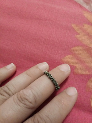 Fo ring with wire and spheres like new