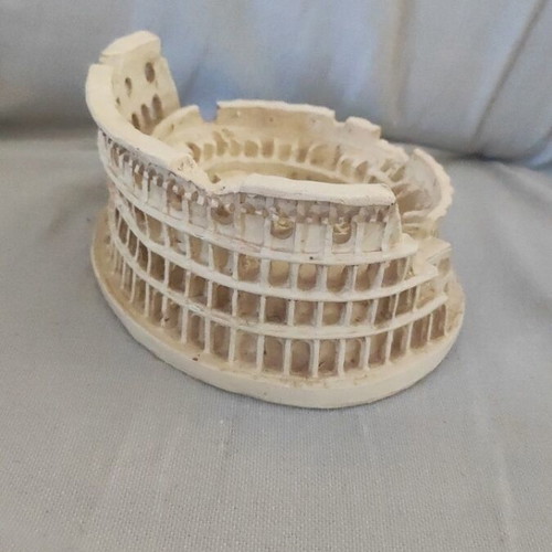 Colosseum miniature, vintage resin