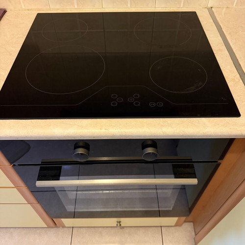 Hyundai HBIO22-65/1 BLX built-in oven, 69L, energy class A