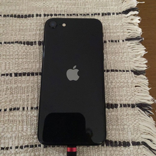 Apple iPhone SE 2020 128GB like new, black
