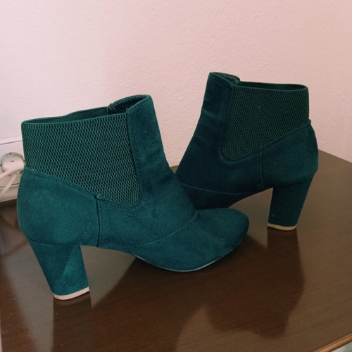 Green Cypress Suede Ankle Boots like new, size 40