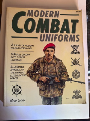 Βιβλίο Modern Combat Uniforms σαν καινούργιο από Mark Lloyd