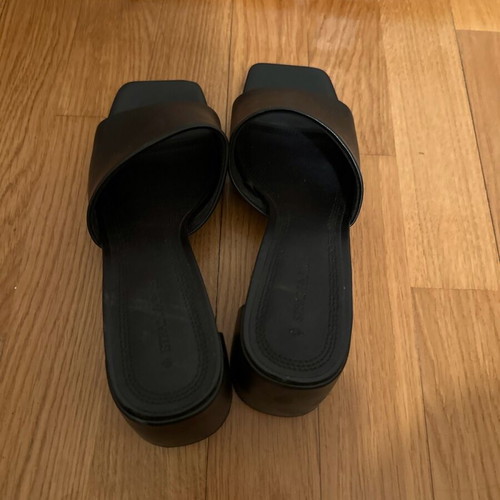 stradivarius mule