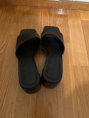stradivarius mule