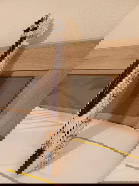 ποντιακη λυρα άσπρη με μαύρες ριγες