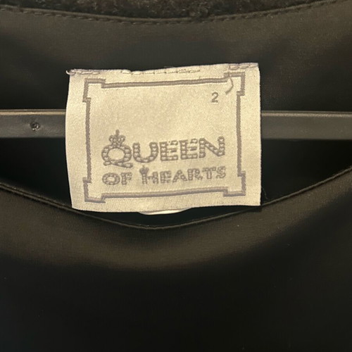 Queen of hearts sleeveless dress with pockets like new, black