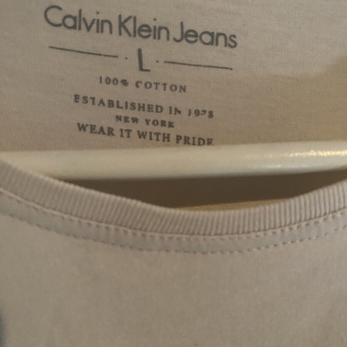 Calvin Klein T-shirt large gray like new